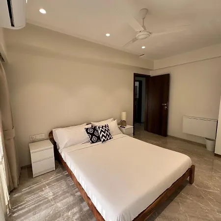 Luxurious 2 Bhk & Workspace On Juhu Tara Road Apartment