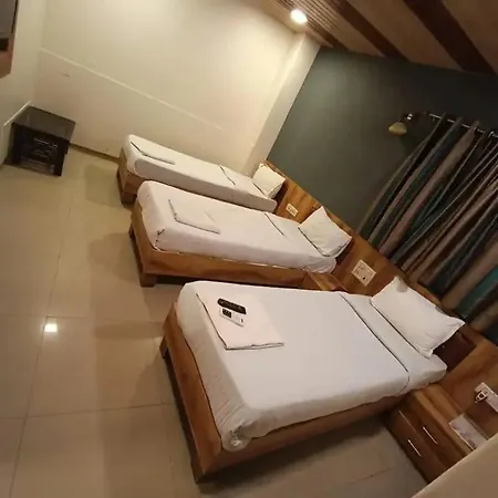 F1 Hotel 3*