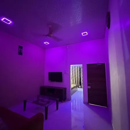 1bhk-entire Near Kokilaben Dhirubhai Ambani Hospital Andheri W Apartment
