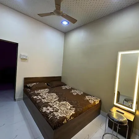 1bhk-entire Near Kokilaben Dhirubhai Ambani Hospital Andheri W Apartment *