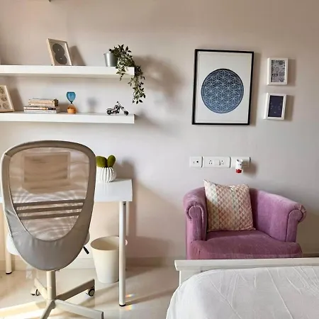 Connekthomes - 5 Star 3Bed3Bath Luxury Pool, Gym Near Airport Bkc Apartment *