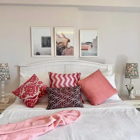 Apartment Connekthomes - 5 Star 3Bed3Bath Luxury Pool, Gym Near Airport Bkc