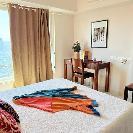 Connekthomes - 5 Star 3Bed3Bath Luxury Pool, Gym Near Airport Bkc Apartment