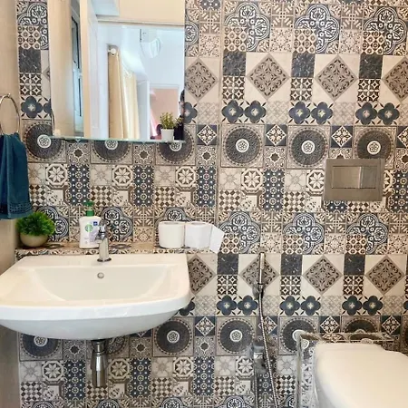 Connekthomes - 5 Star 3Bed3Bath Luxury Pool, Gym Near Airport Bkc
