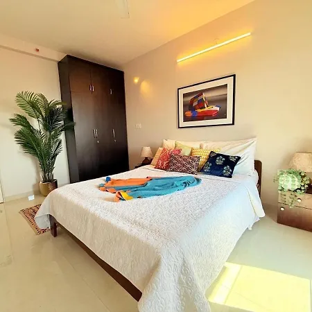 Connekthomes - 5 Star 3Bed3Bath Luxury Pool, Gym Near Airport Bkc Apartment