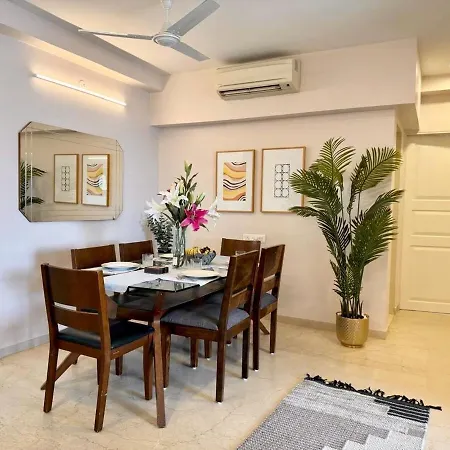 Connekthomes - 5 Star 3Bed3Bath Luxury Pool, Gym Near Airport Bkc Apartment *