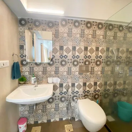 Connekthomes - 5 Star 3Bed3Bath Luxury Pool, Gym Near Airport Bkc