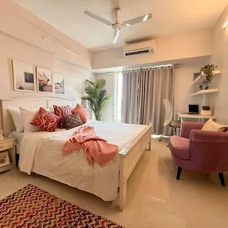 Connekthomes - 5 Star 3Bed3Bath Luxury Pool, Gym Near Airport Bkc Apartment *