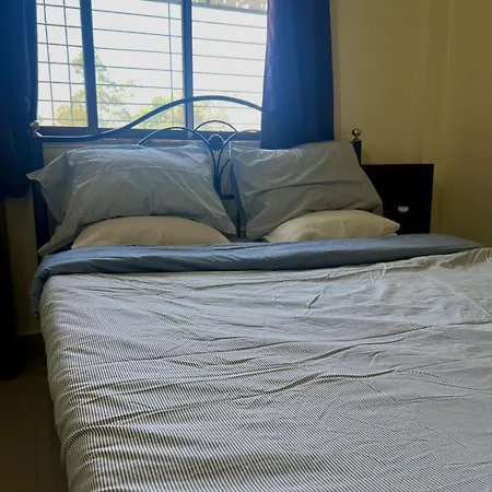 Valley Vista Apartment *