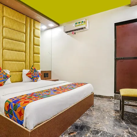 Via Versova Residency - Nr Kokilaben Hospital Hotel