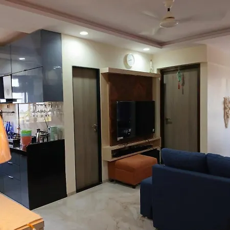 Lakefront Lounge-luxe 1bhk With 2 Baths-2bed Apartment *