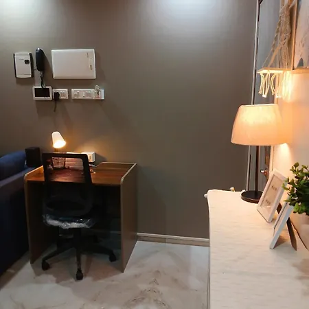 Apartment Lakefront Lounge-luxe 1bhk With 2 Baths-2bed Mumbai