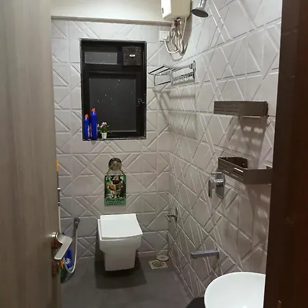 Lakefront Lounge-luxe 1bhk With 2 Baths-2bed * Mumbai