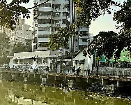 Lakefront Lounge-luxe 1bhk With 2 Baths-2bed Mumbai