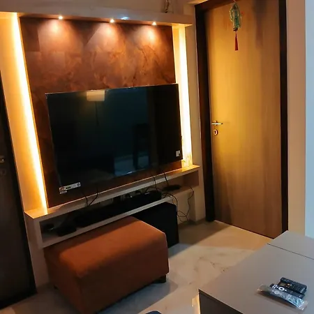 Apartment Lakefront Lounge-luxe 1bhk With 2 Baths-2bed Mumbai