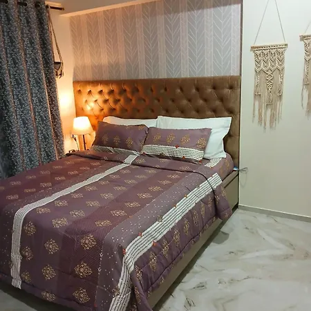 Lakefront Lounge-luxe 1bhk With 2 Baths-2bed *