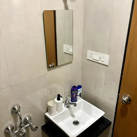 Vibrant 2 Bhk Near Airport Apartment *