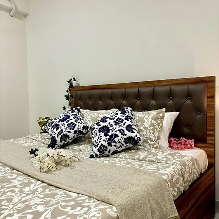 Vibrant 2 Bhk Near Airport Apartment Mumbai