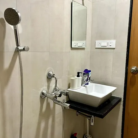 Apartment Vibrant 2 Bhk Near Airport *
