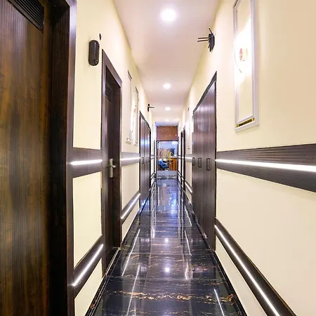 Hotel Fabhotel Skyline Mumbai