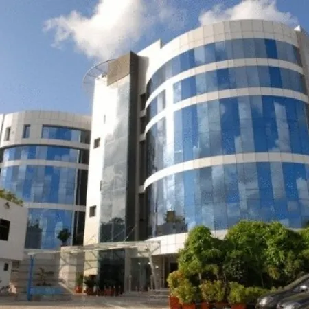 Hotel Peninsula Grand Mumbai