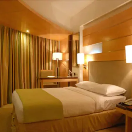 Hotel Peninsula Grand Mumbai