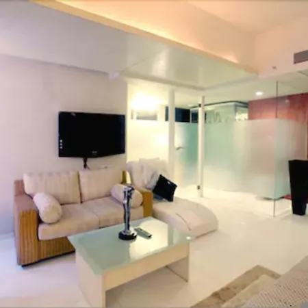 Peninsula Grand 4* Mumbai
