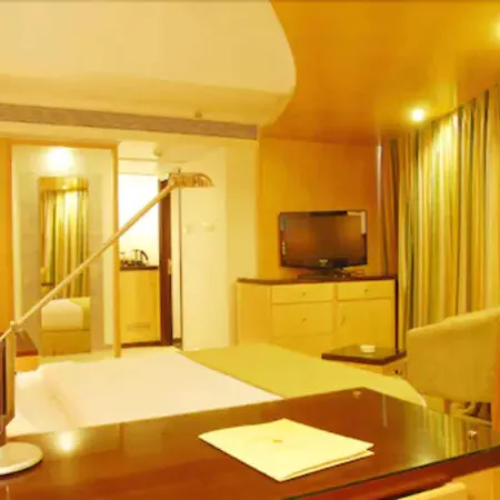 Peninsula Grand Mumbai