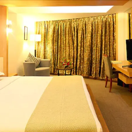 Peninsula Grand Hotel