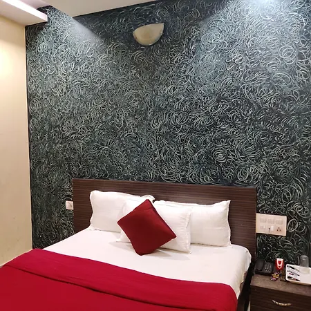 Golden Sagar - Kurla 3*