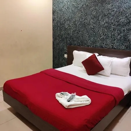 Golden Sagar - Kurla 3*