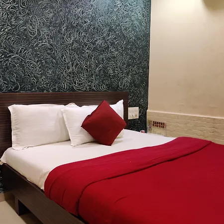 Golden Sagar - Kurla Hotel