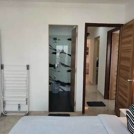 Delphi 2bhk - Calm Comfort Minutes From Bkc Apartment