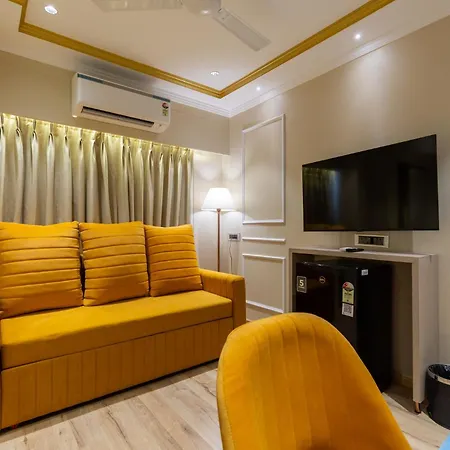 Home2 Residency, Airport Hotel 3*