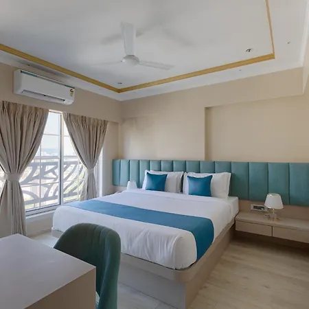 Home2 Residency, Airport Hotel 3*