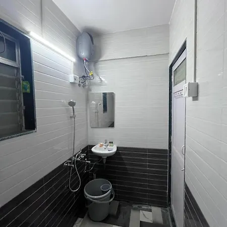 Ivy Palm Vista 002 Near Infinity Mall Malad * Mumbai