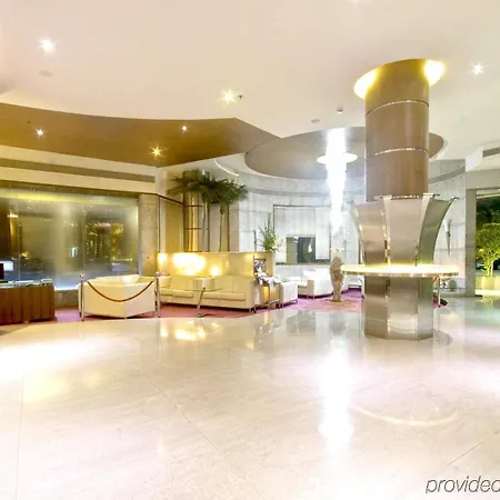 Hotel Peninsula Grand Mumbai