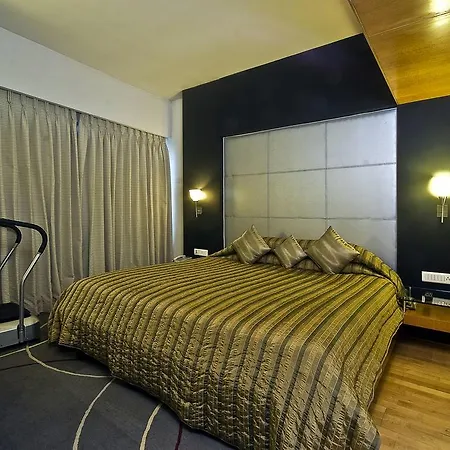 Hotel Peninsula Grand Mumbai