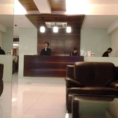Nestor Hotel, Hotel