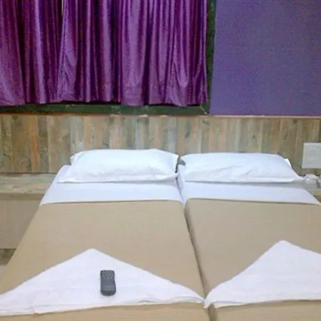 Hotel Fabhotel Galaxy Mumbai