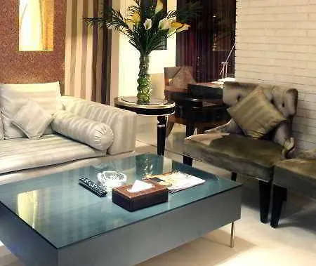 Hotel Peninsula Grand 4*