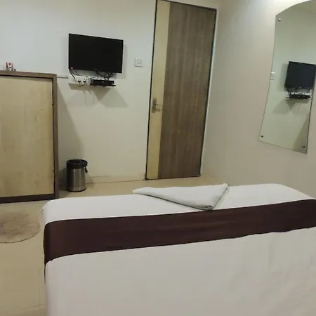 Hotel Fabhotel Galaxy 3*