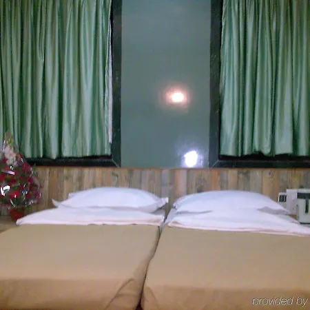 Fabhotel Galaxy 3*