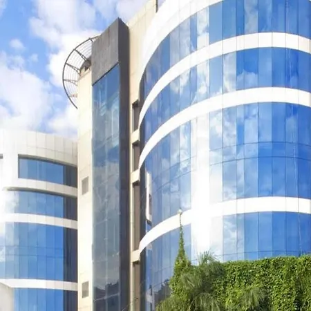 Peninsula Grand