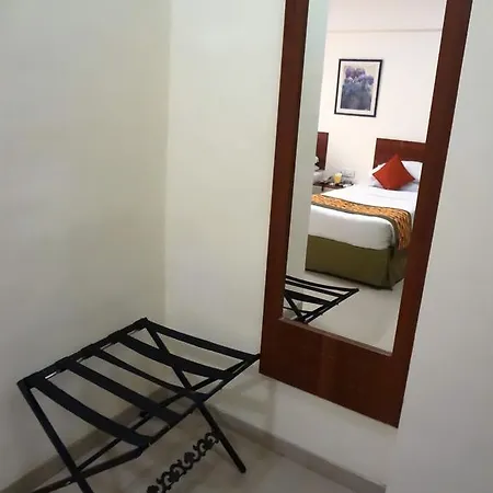 Nestor Hotel, Hotel