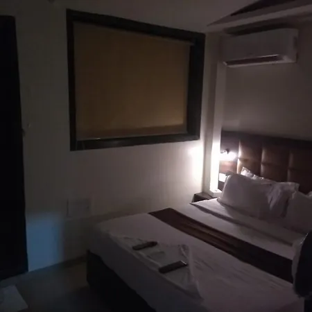 Hotel Fabhotel Galaxy Mumbai