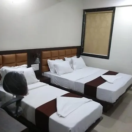 Fabhotel Galaxy Hotel 3*