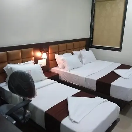 Fabhotel Galaxy Hotel