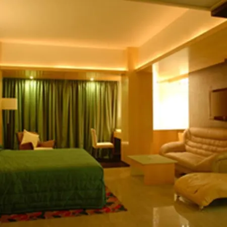 Hotel Peninsula Grand Mumbai