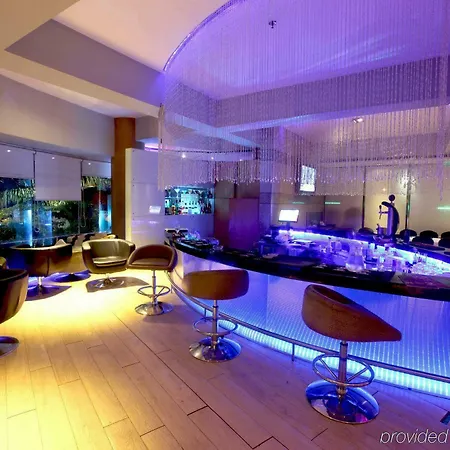 Peninsula Grand